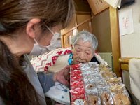 20250403たくさんのお菓子